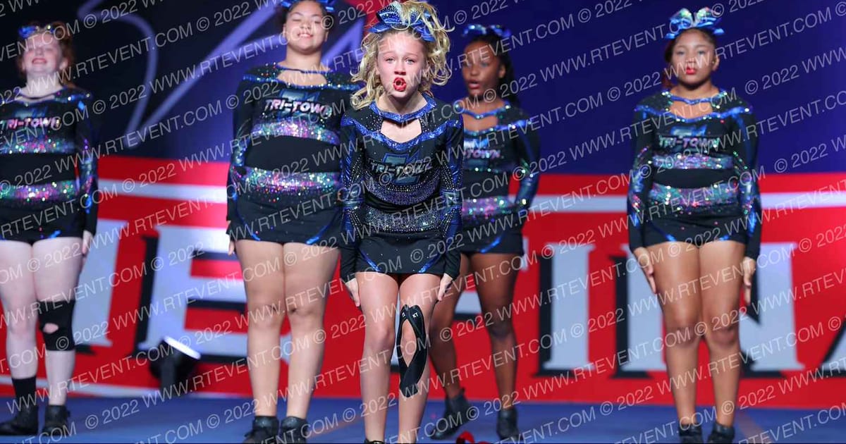Tri-Town Competitive Cheer Junior Drizzle · THE FINALE AT THE KALAHARI