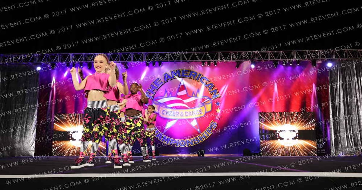 Thunder Elite Sassy Squad · American Showdown