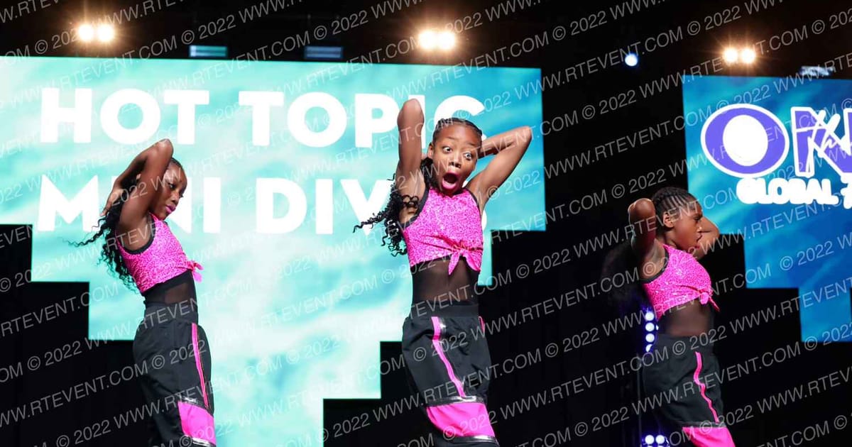 Hot Topic Mini Divas · The One Finals Orlando Hall WE Two