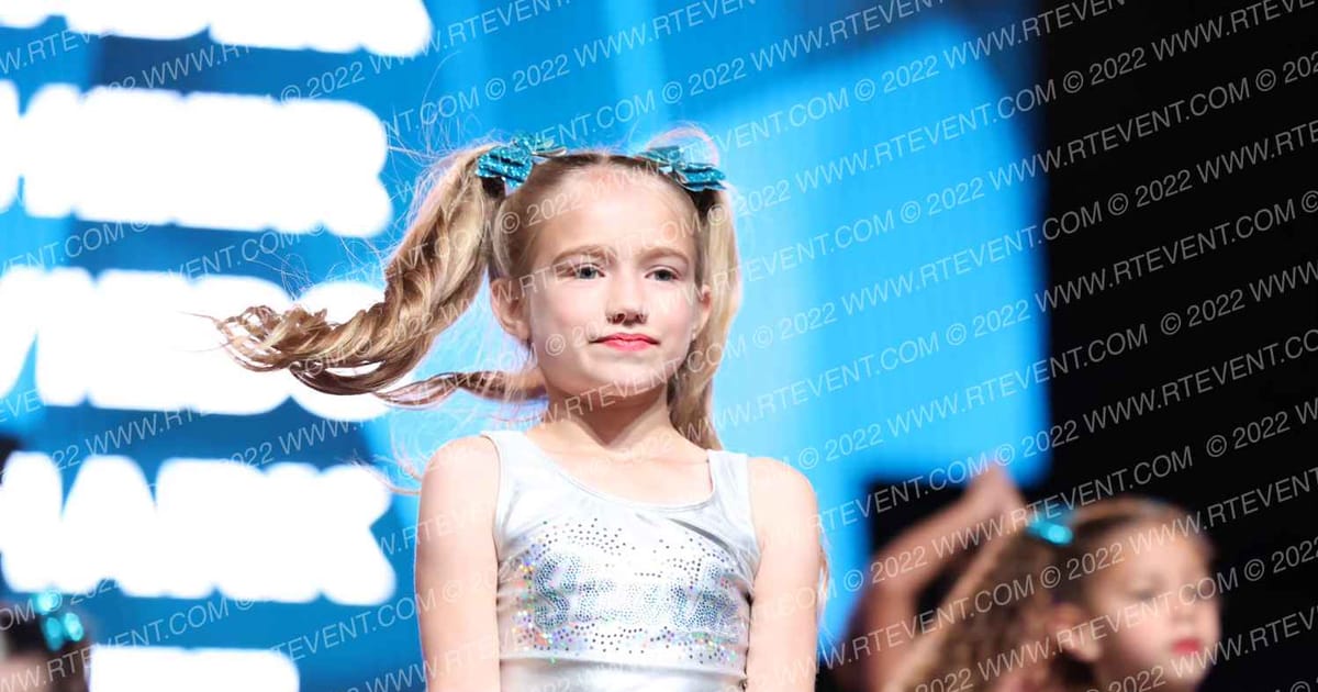 Leader Cheer Oviedo Shark Bite · The One Finals Orlando Hall WD One