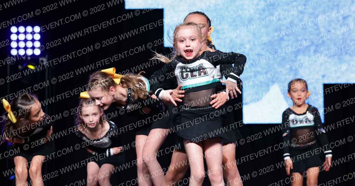 Cheer Extreme Chicago Believe · The One Finals Orlando Hall WE Two