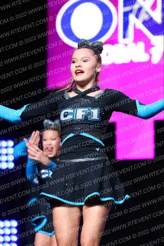 Cheer Force One Twisters