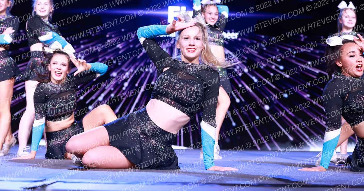 Oklahoma OUTLAWS Cheer Fire · All Star Worlds Arena Two Thursday Photo