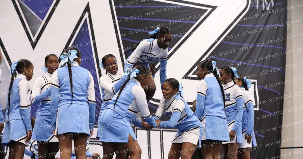 CARSON COLTS DIVAZ · Holiday Showcase