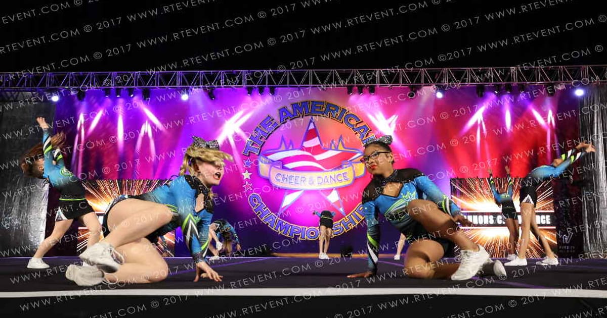 Bannons Cheer Force Storm Troopers · American Showdown