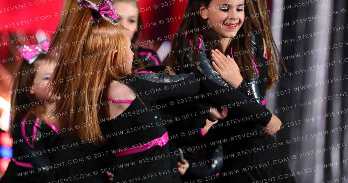 Cheer Explosion Rockets · American Showdown
