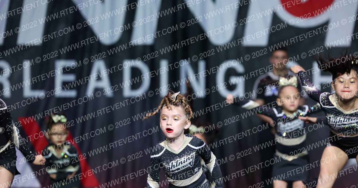LIGHTNING ELITE SNOW ANGELS · The Pinnacle Cheerleading Championship