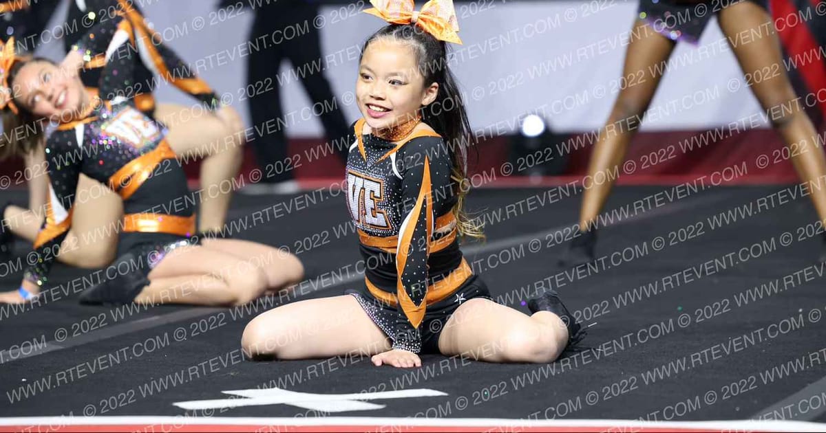 VACAVILLE ELITE ORANGE CREW · The Pinnacle Cheerleading Championship