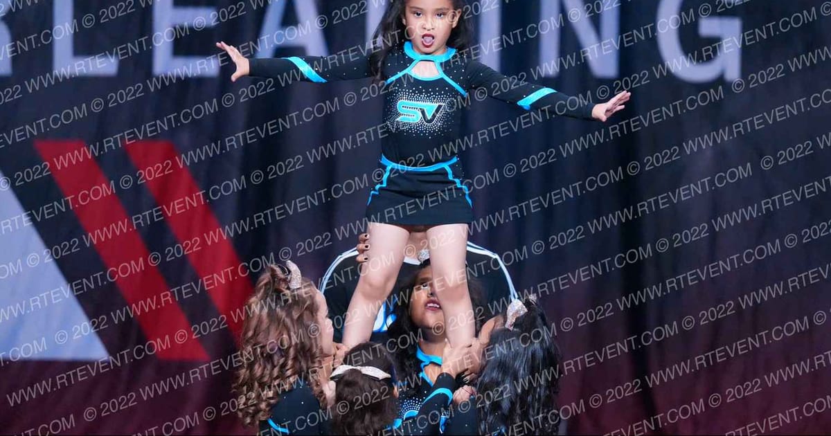 SIERRA VISTA ELITE JUNIOR CROWNS · The Pinnacle Cheerleading Championship