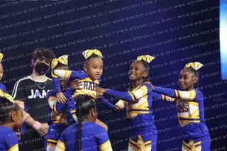 LA RAMS GLITZ ARMY