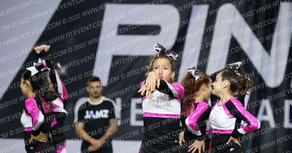 ESCONDIDO PINK ICE · The Pinnacle Cheerleading Championship