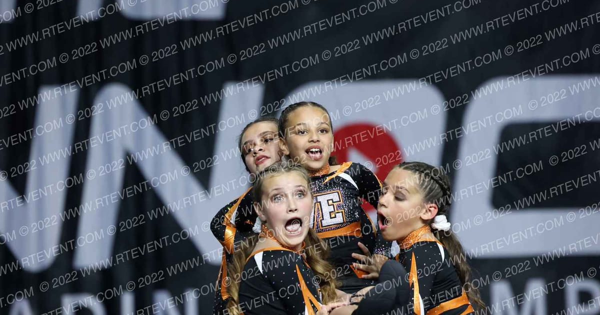 VACAVILLE ELITE ORANGE CREW · The Pinnacle Cheerleading Championship