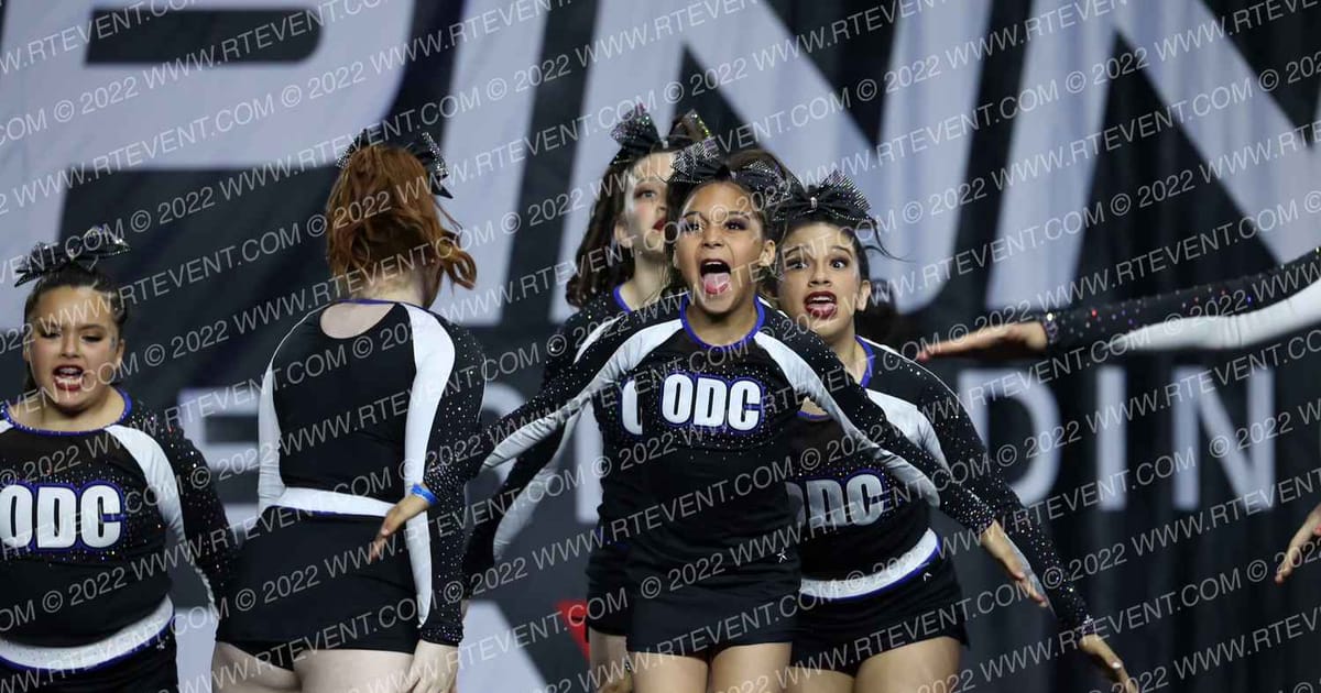 ONE DREAM GLAMOUR GIRLS · The Pinnacle Cheerleading Championship