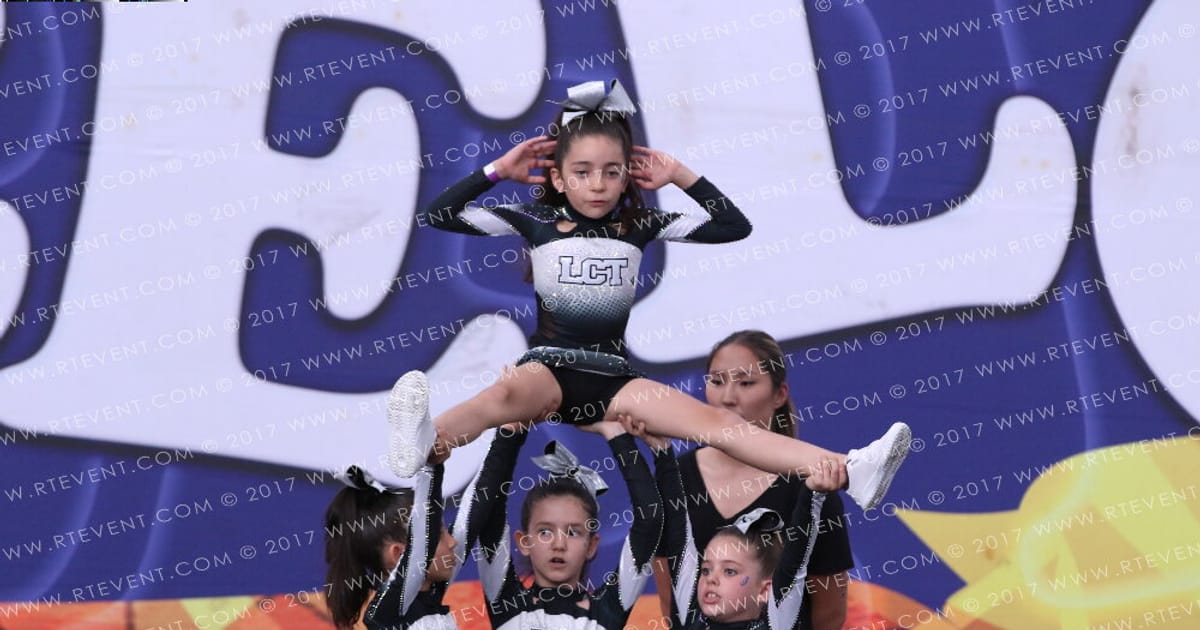 LONS CHEERLEADING TEAM Silverdiamonds · FC Barcelona