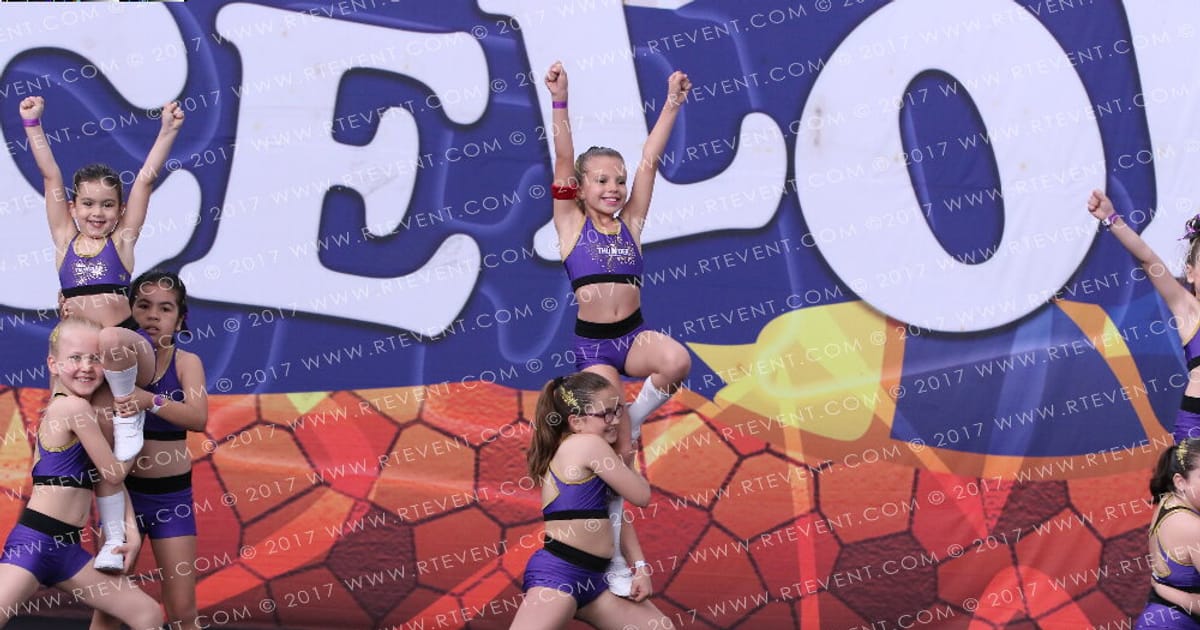 Club de Cheerleading Thunders Barcelona SPARKLY · FC Barcelona