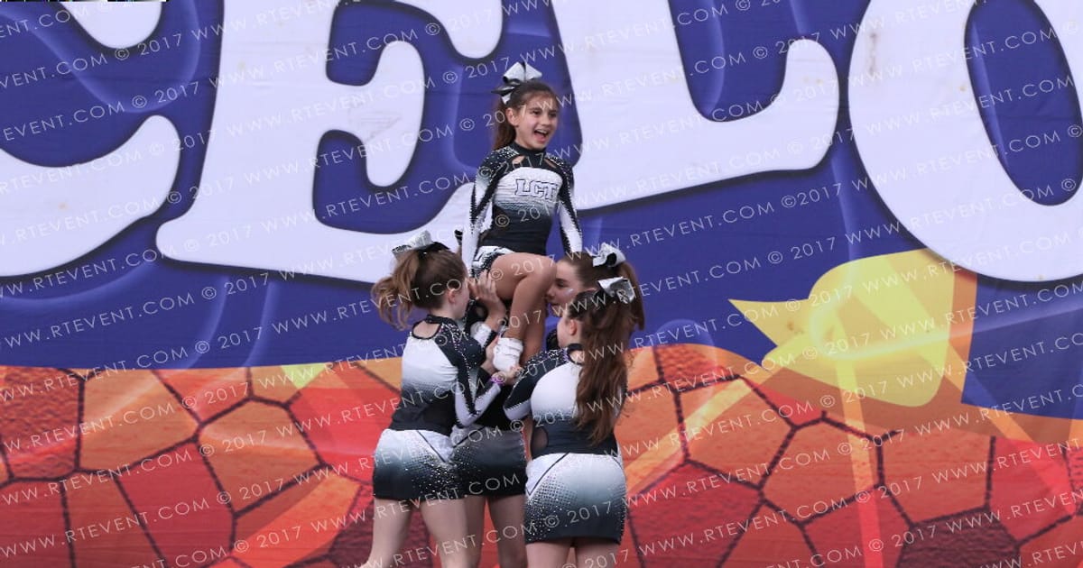 LONS CHEERLEADING TEAM Silverladies · FC Barcelona