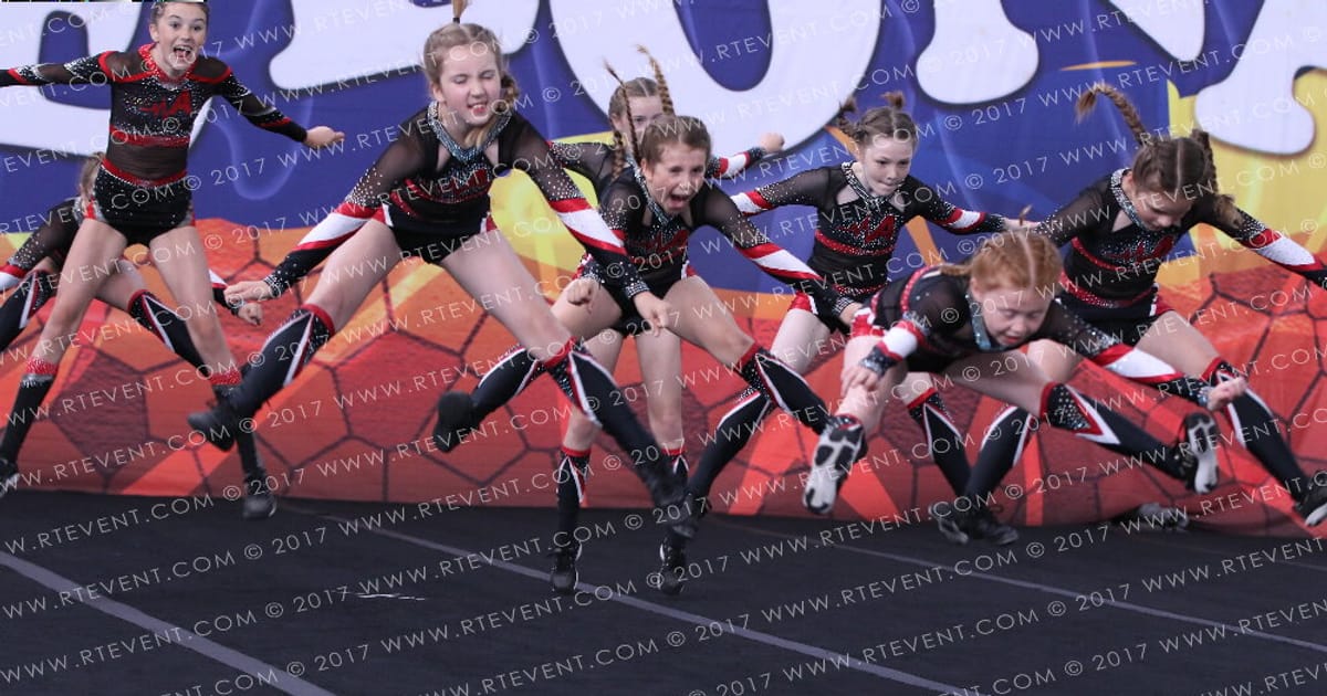 Adrenaline Allstar Cheerleading Lightning · FC Barcelona