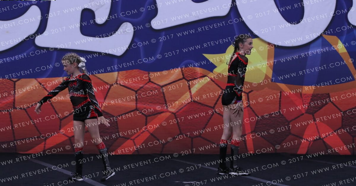 Adrenaline Allstar Cheerleading Isla & Issy · FC Barcelona