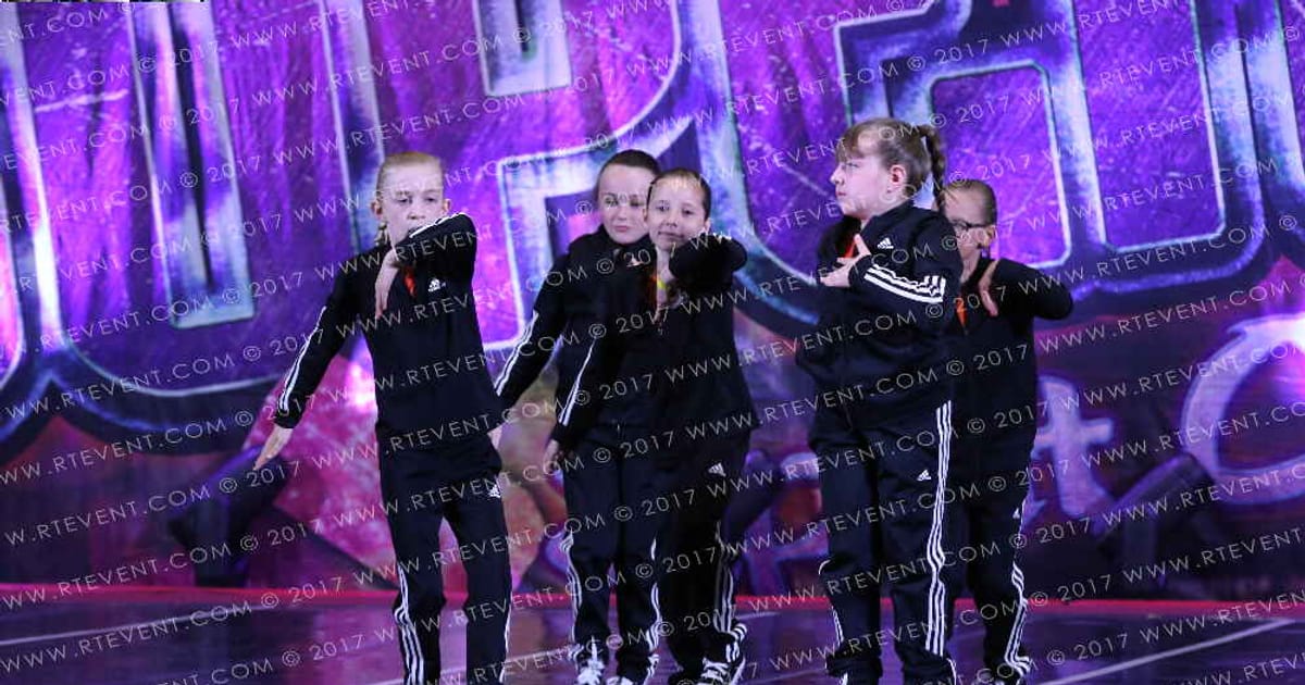 Spotlight Cheer Flash · Superhero Spirit Challenge