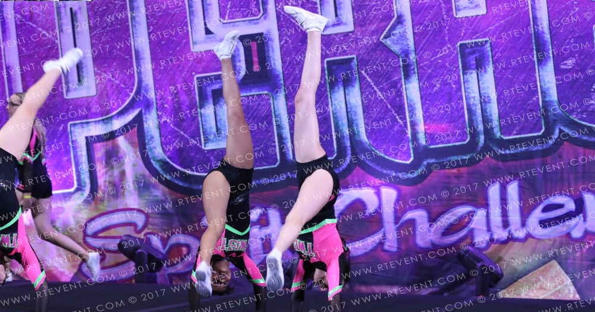 Twist and Hit FUSCHIA · Superhero Spirit Challenge