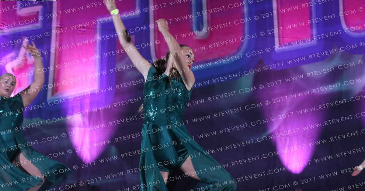 Starlights Cheer and Dance Illuminate · Into the Future