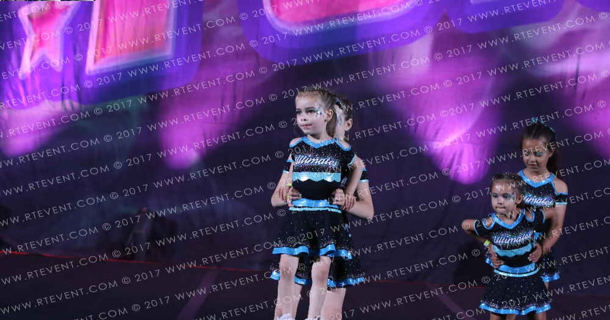 Ultimates cheerleading Stardust · Into the Future