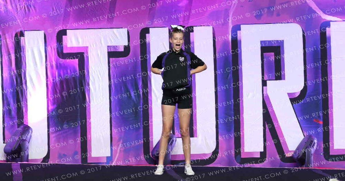 Hellcats Cheerleaders Chertsey · FC Internationals and Schools out