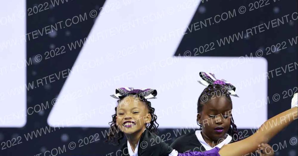 FRANKLIN JR WILDCATS TEAM GLITTER NA · Reload
