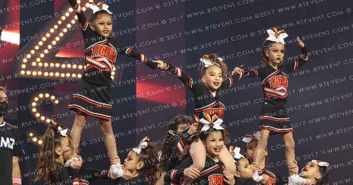 LINCOLN TIGERS DIAMOND DIVAS · YOUTH NATIONALS