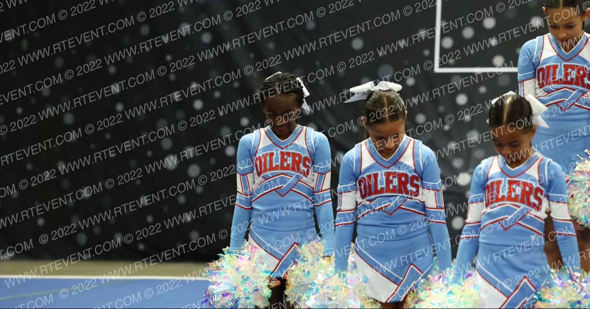 COALINGA PEE WEE OILERS CHEER NA · Royal Valley