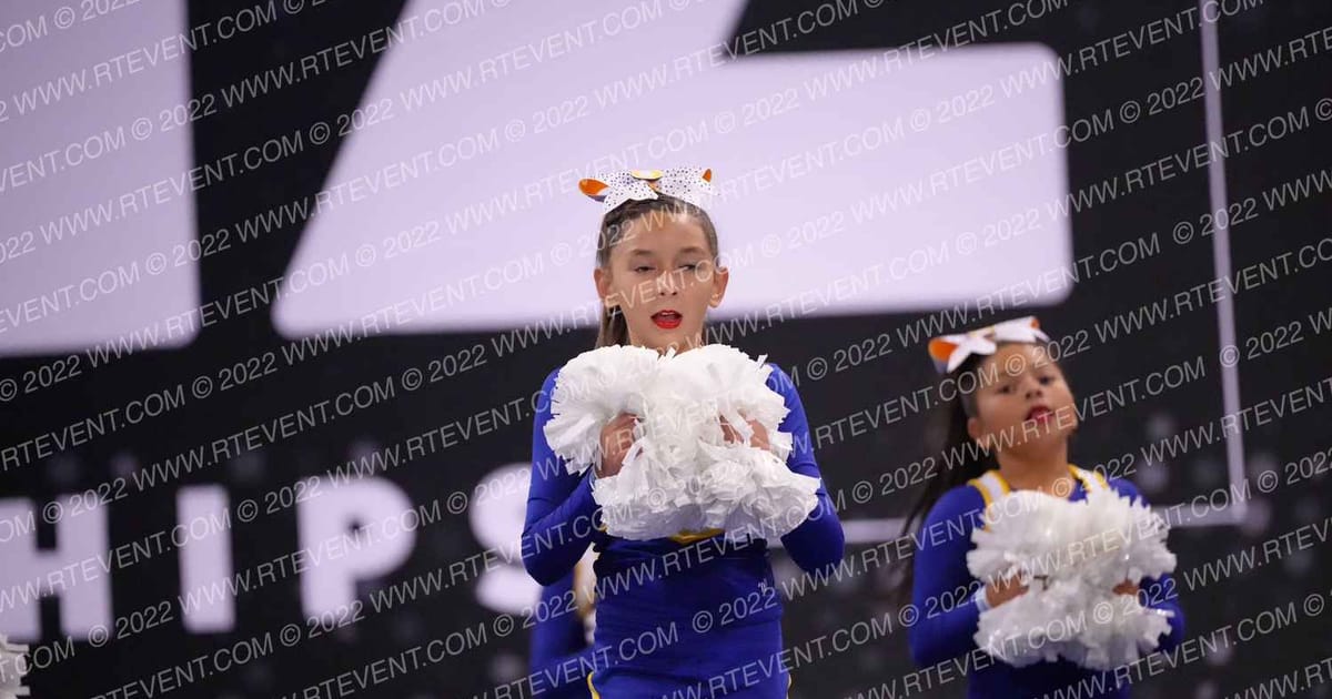 DOS PALOS BRONCO YOUTH CHEER PEEWEES NA · Royal Valley