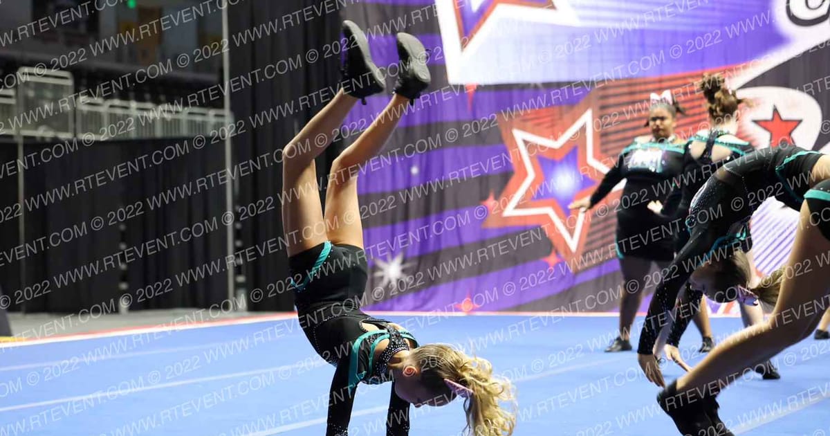Cheer Extreme SOMD Fly Girls U16 · Spirit of Fall