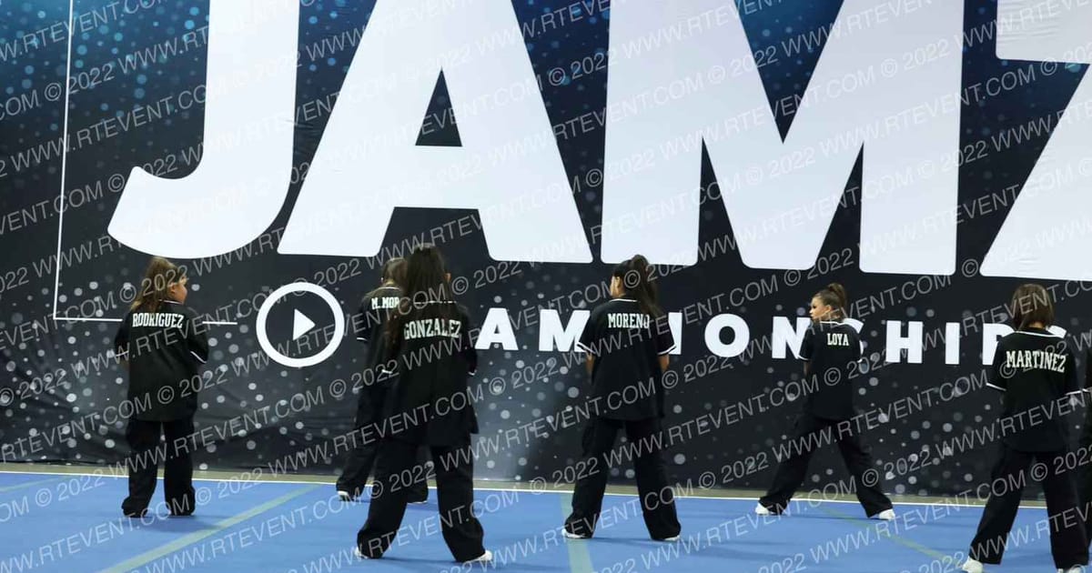 AVENAL YOUTH CHEER JUNIORS · Royal Valley