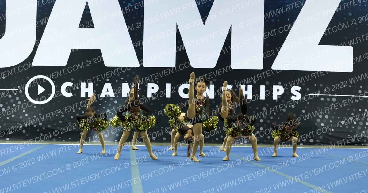 FIREBAUGH FALCON CHEER MIGHTY MITES NA · Royal Valley