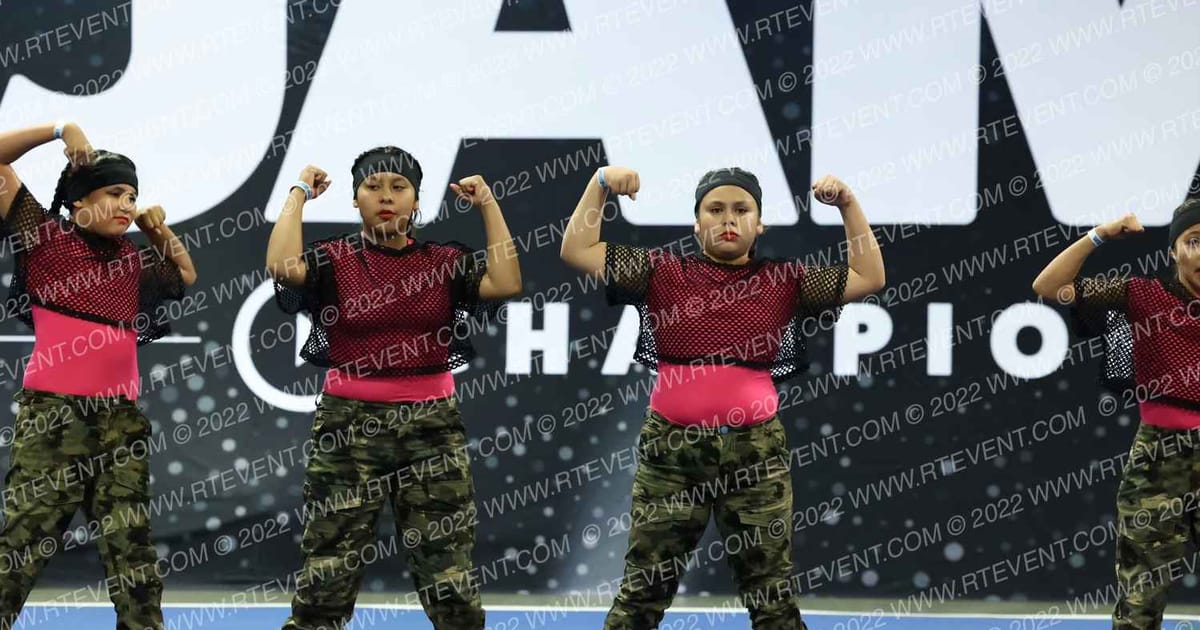 DOS PALOS BRONCO YOUTH CHEER JUNIORS NA · Royal Valley