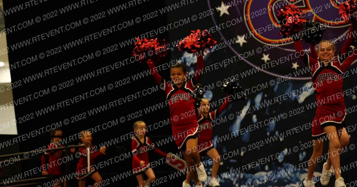 Devil Cheerleading Mini Devils · GLCC Pittsburgh Challenge