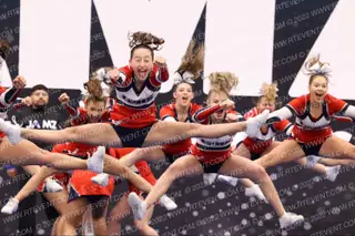 LAS PLUMAS CHEER NA
