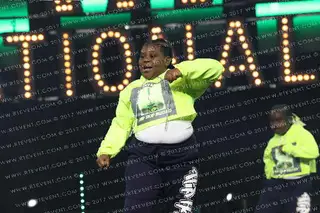 LADY SEAHAWKS YOUNG DIVAS