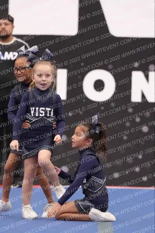 VISTA JR EAGLES MASCOT CHEER TEAM NA