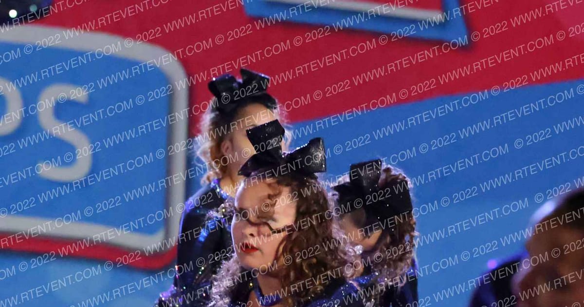 Tri-Town Competitive Cheerleading Lady Lightning · Trenton Showdown