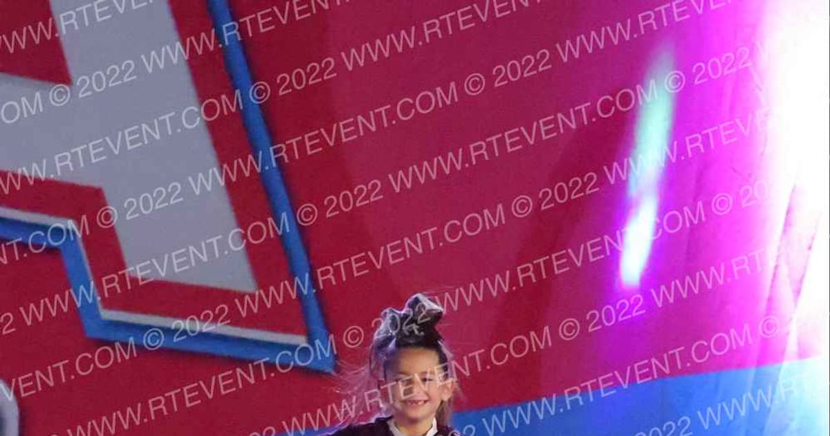 Verona Competitive Cheer MAROON · Trenton Showdown