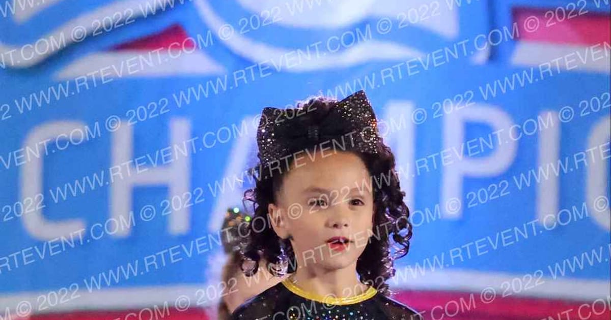 Interboro Hornets Cheerleading Mini Buzz · Trenton Showdown