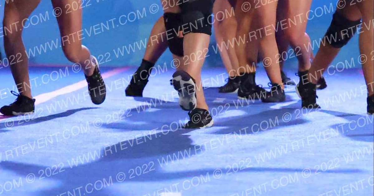Long Island Cheer Chrome · Trenton Showdown