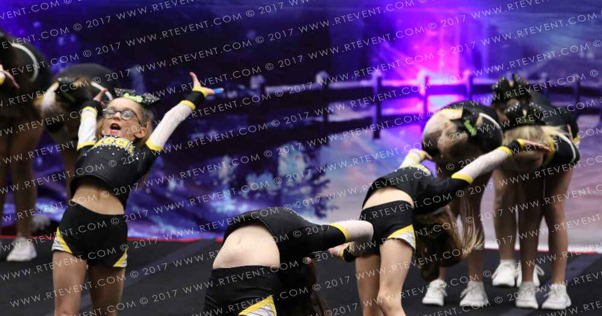 Beas Cheerleading BUMBLE · Winter Wonderland