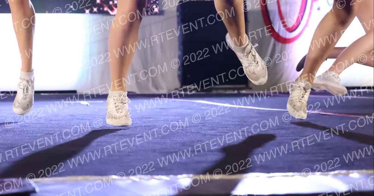 Celebrity Cheer GOLD3N GIRLS · CCD Grand Nationals