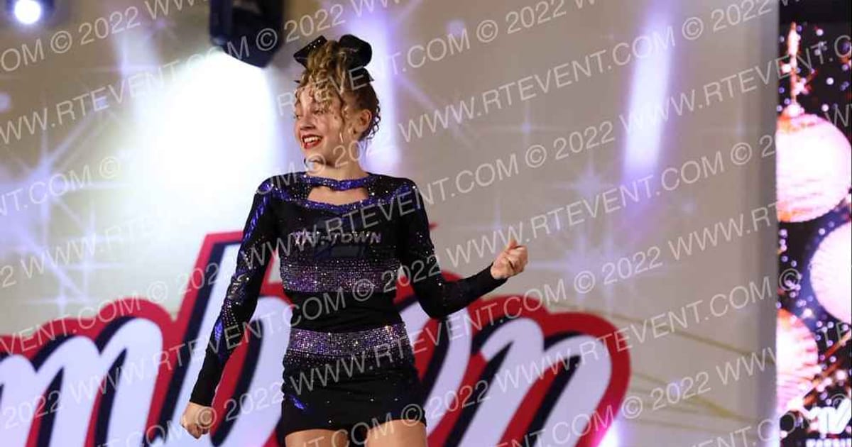 Tri-Town Competitive Cheerleading Lady Lightning · CCD Grand Nationals
