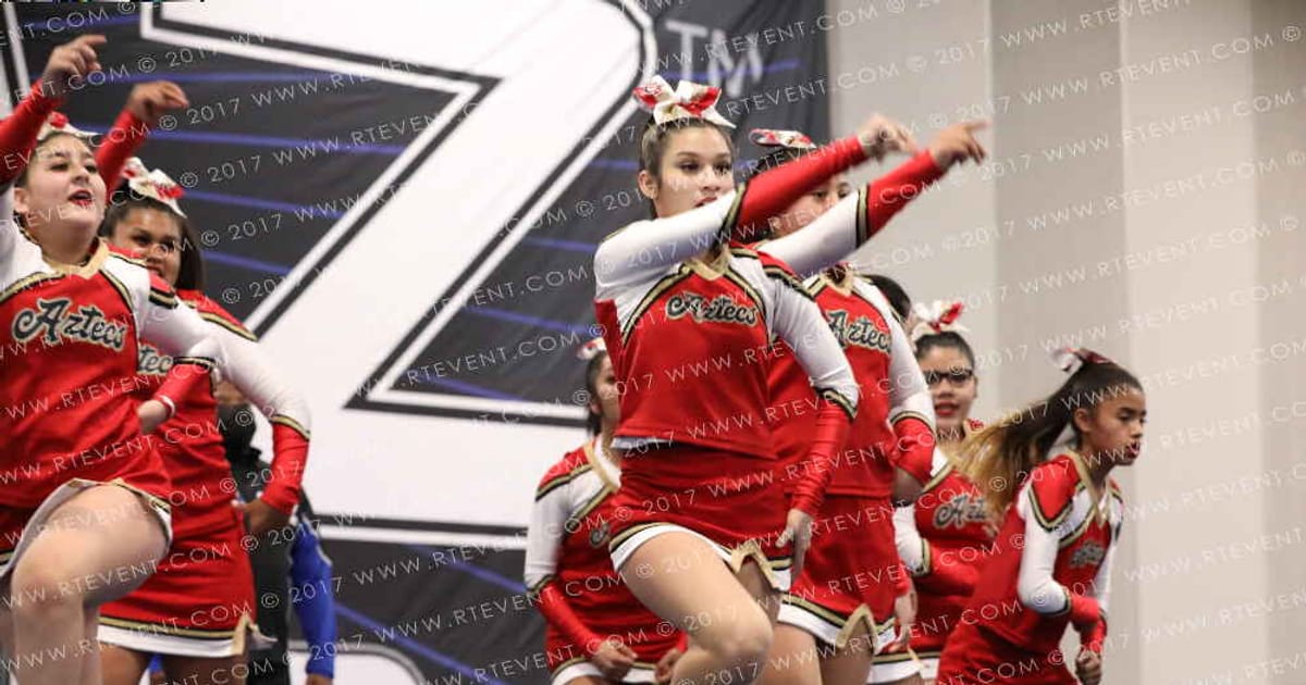 SOUTH GATE AZTECS MIDGET CHEER · Holiday Showcase