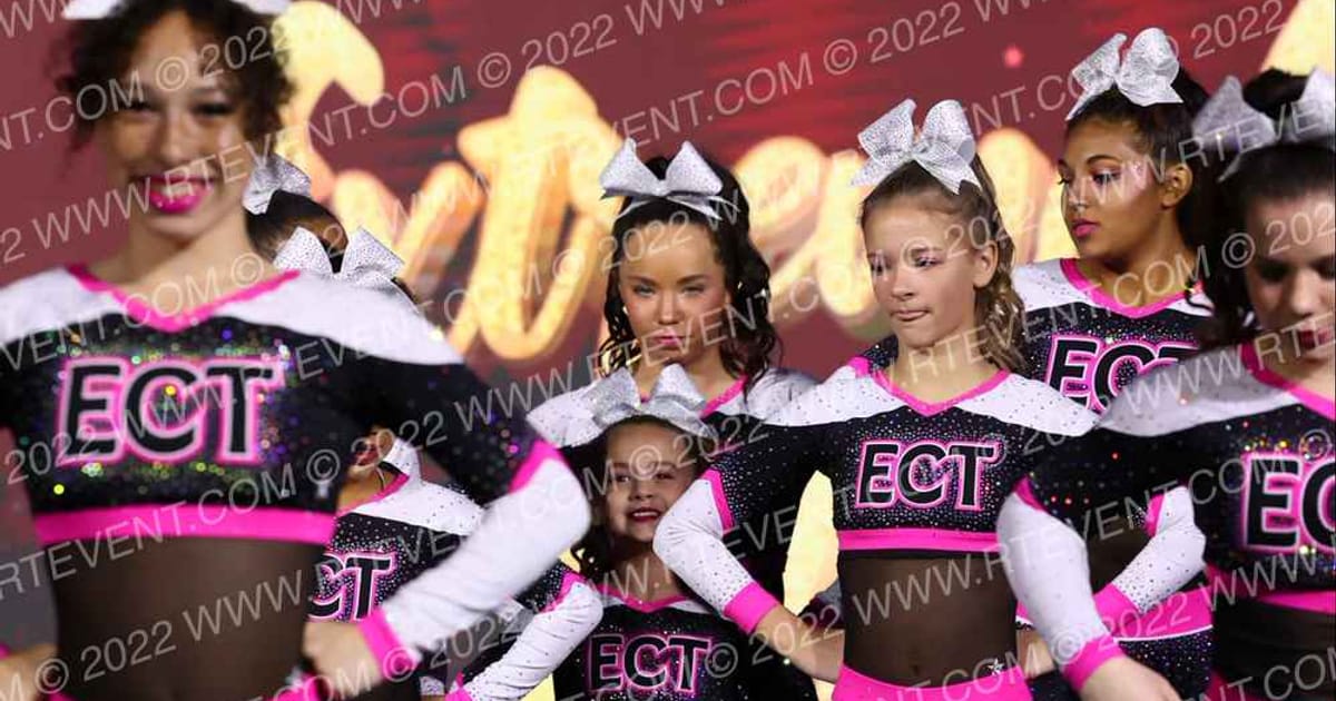 Extreme Cheer & Tumble GLAMOUR · Spirit Celebration Christmas Grand Nationals DIDII