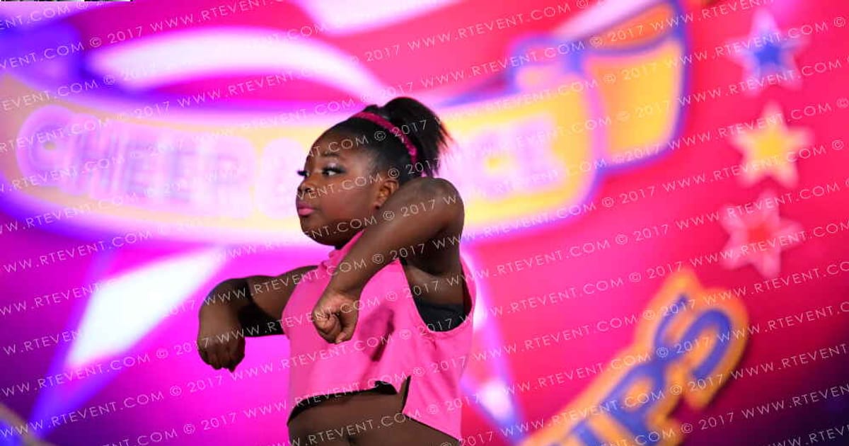 Thunder Elite Sassy Squad · American Showdown