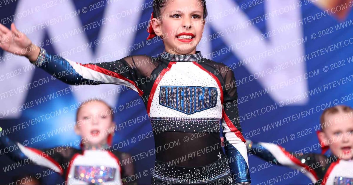 American Cheer MINI SPARKILE · Cali Crown